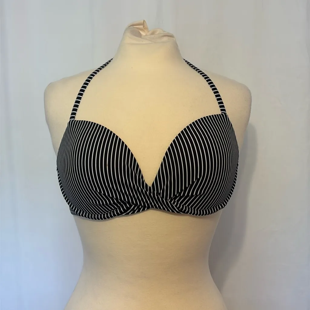Shade & Shore Lightly Lined Twist Front Bikini Top Black and White size‎ 36C - Image 4