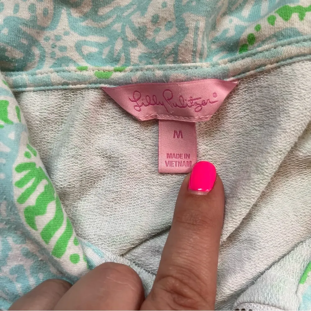 Lilly Pulitzer green crab print zip up size medium - Image 3