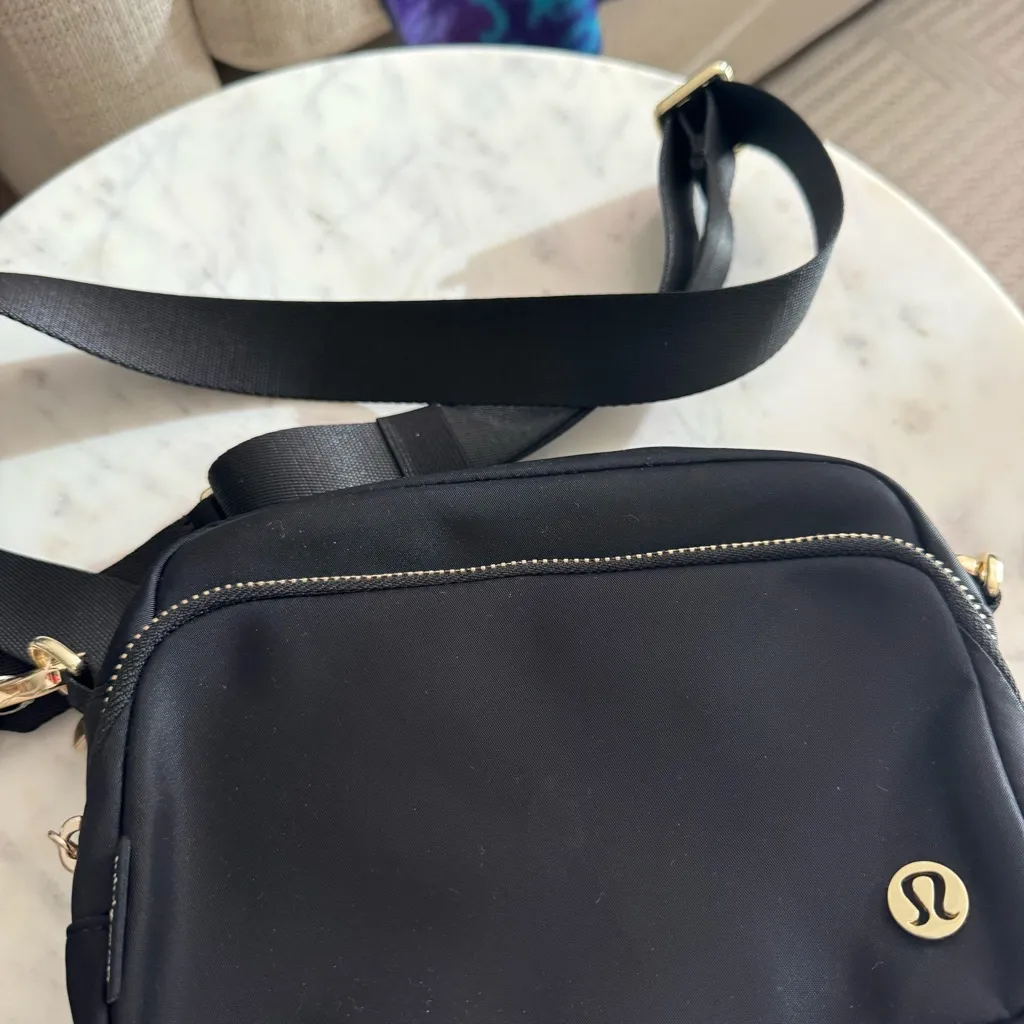 Lululemon Athletica Black Crossbody Bag - Image 3