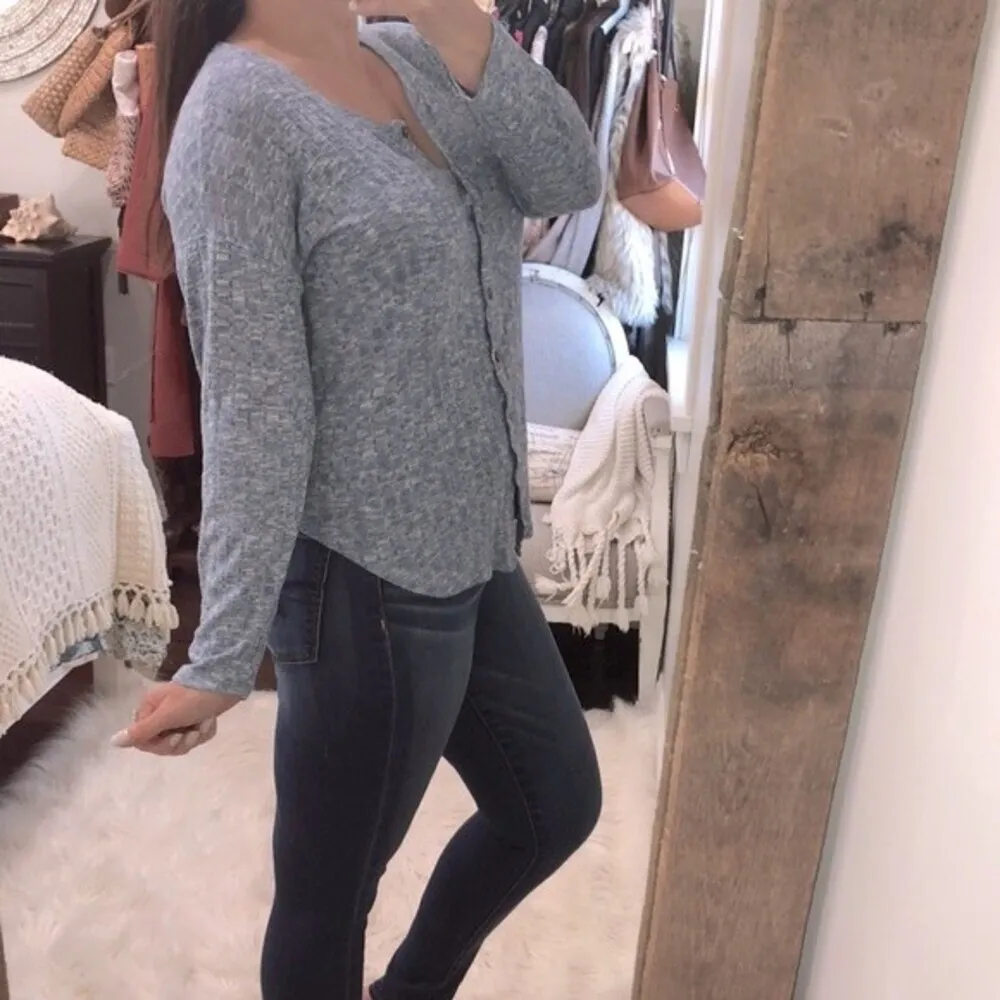 Alison Andrews small blue thermal long sleeve top - Image 3