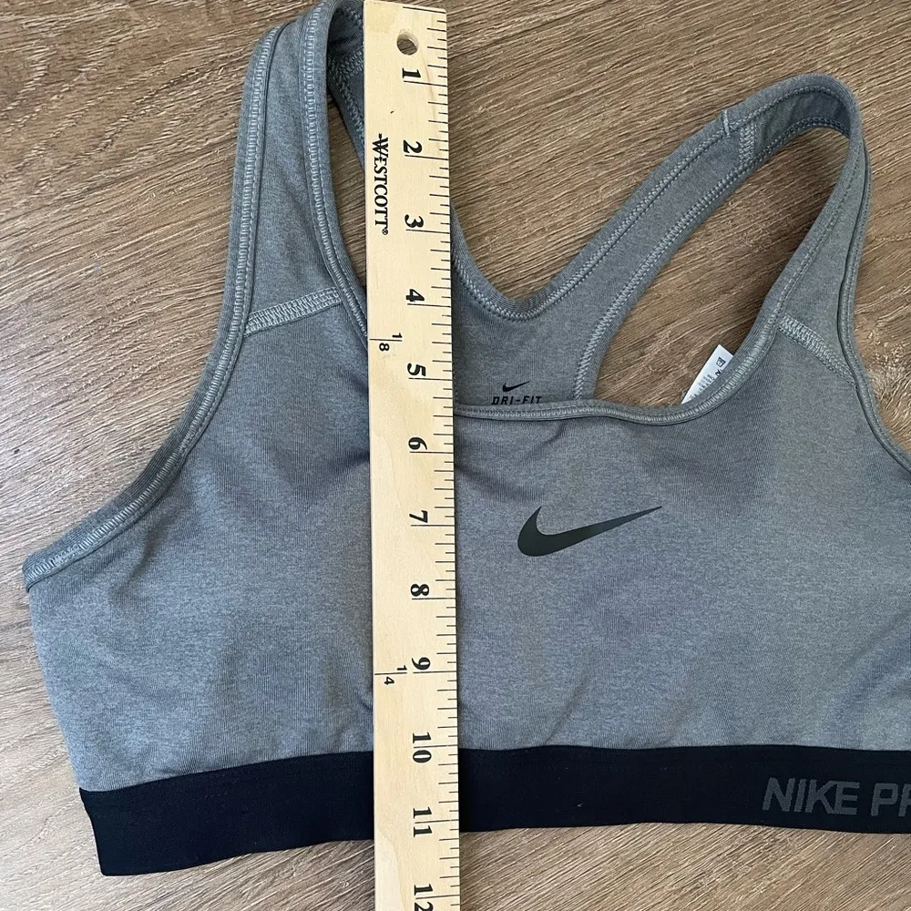 Nike Dri Fit Sports Bra Removable Pads Grey Black Swoosh Racerback ~ Size M - Image 12