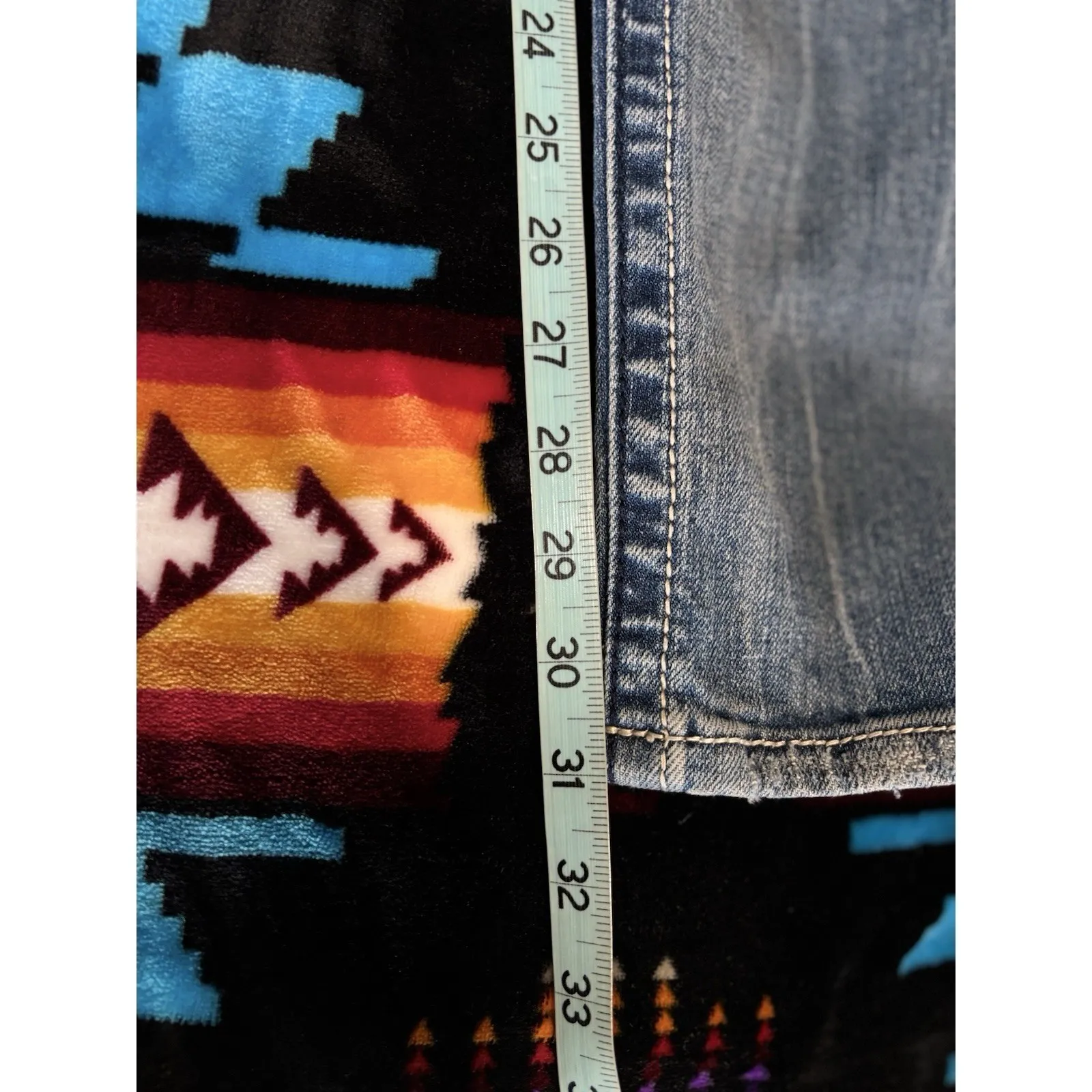 Miss Me Skinny Jeans Embroidered/Gem Med Wash Logo Size 28 Low Rise Boho - Image 7