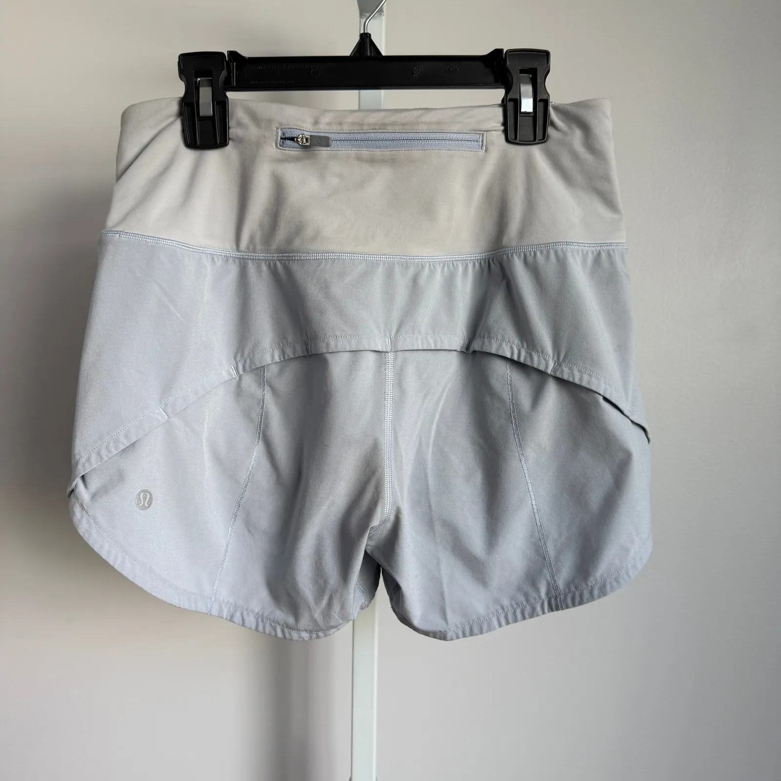 Lululemon Women's Running Shorts High Rise Lightweight Gray sz 4‎ Athletic - Image 4