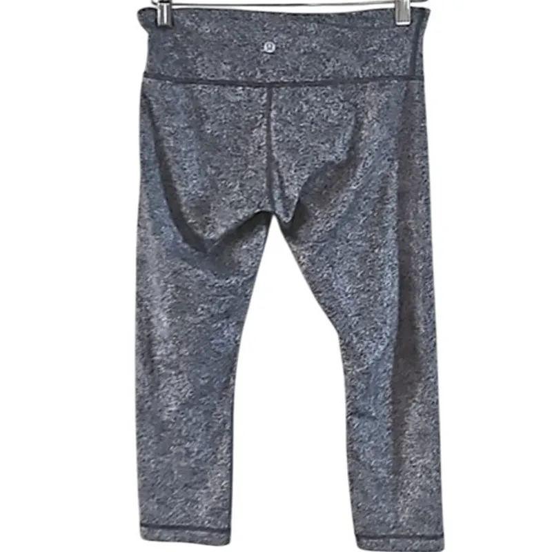 Excellent condition Lululemon Marble Black White Mesh Side Capri Leggings Size 4 - Image 6