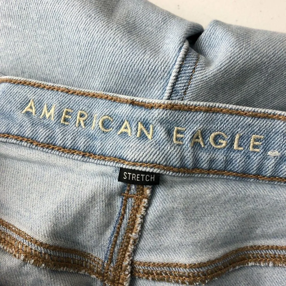 American Eagle Womens Mom Jeans High Waist Light 4 - Image 3