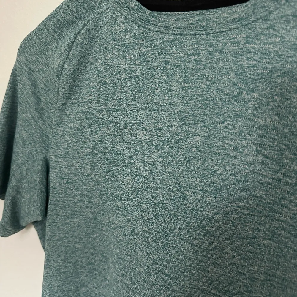 NWOT lululemon womens curved dri fit cre t-shirt small - Image 5