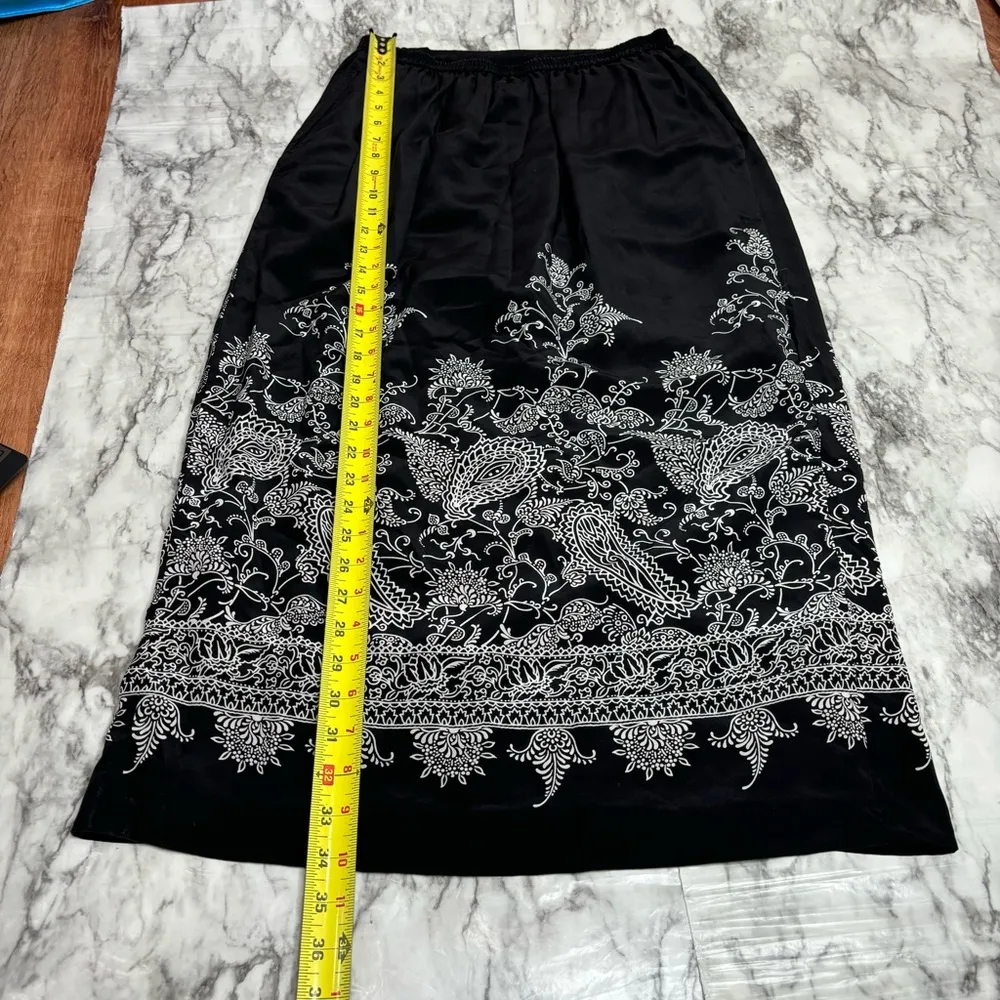 DIANE von FURSTENBERG 100% Silk black white paisley print skirt size medium midi - Image 7