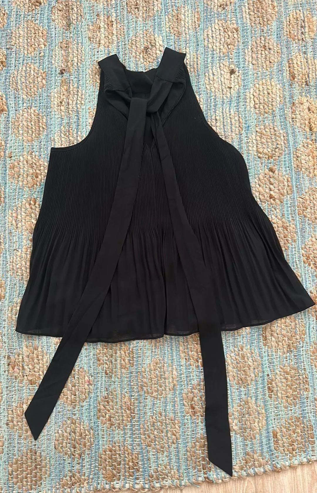 Black Pleated Top Size M Size M - Image 2