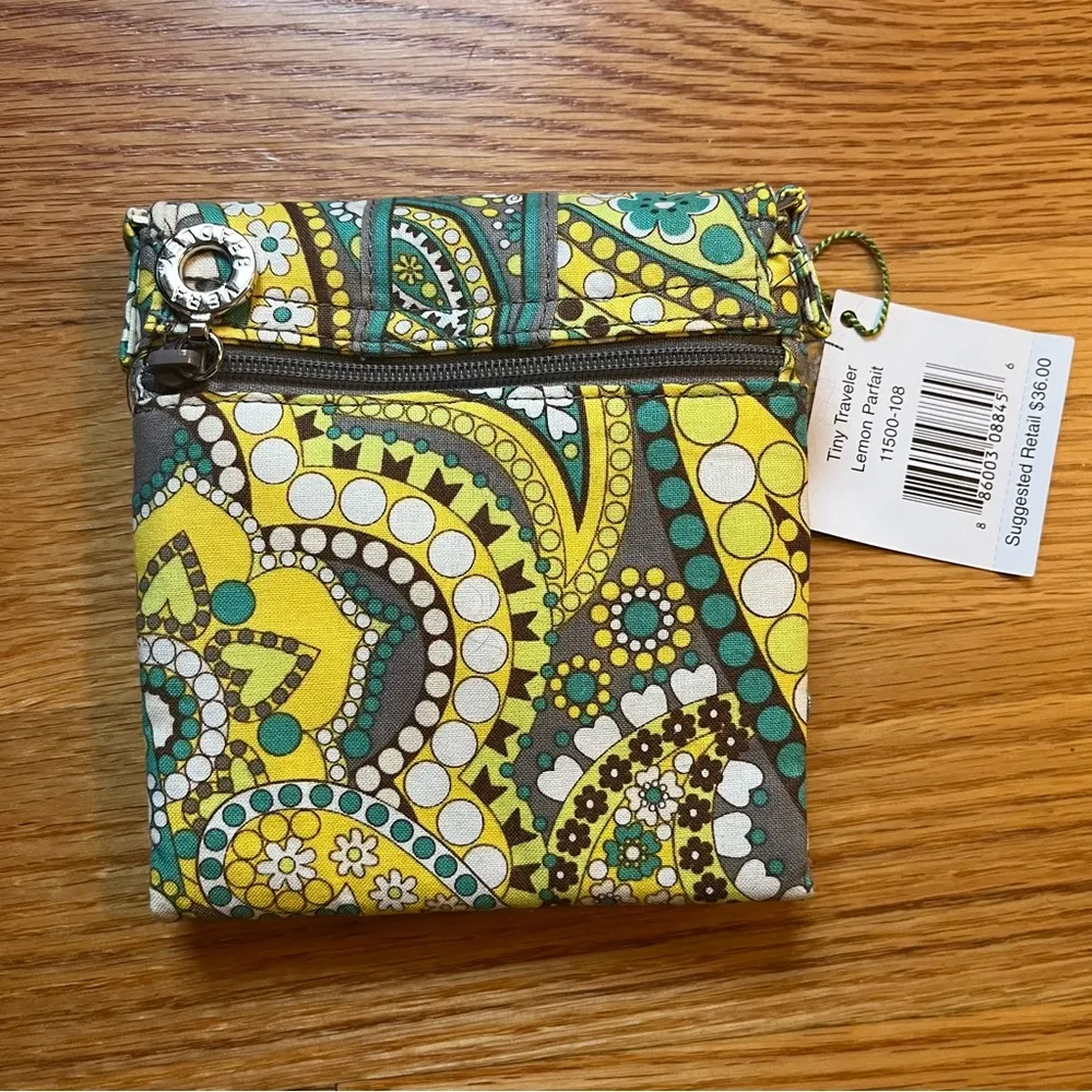 Vera Bradley tiny traveller in lemon parfait - Image 4