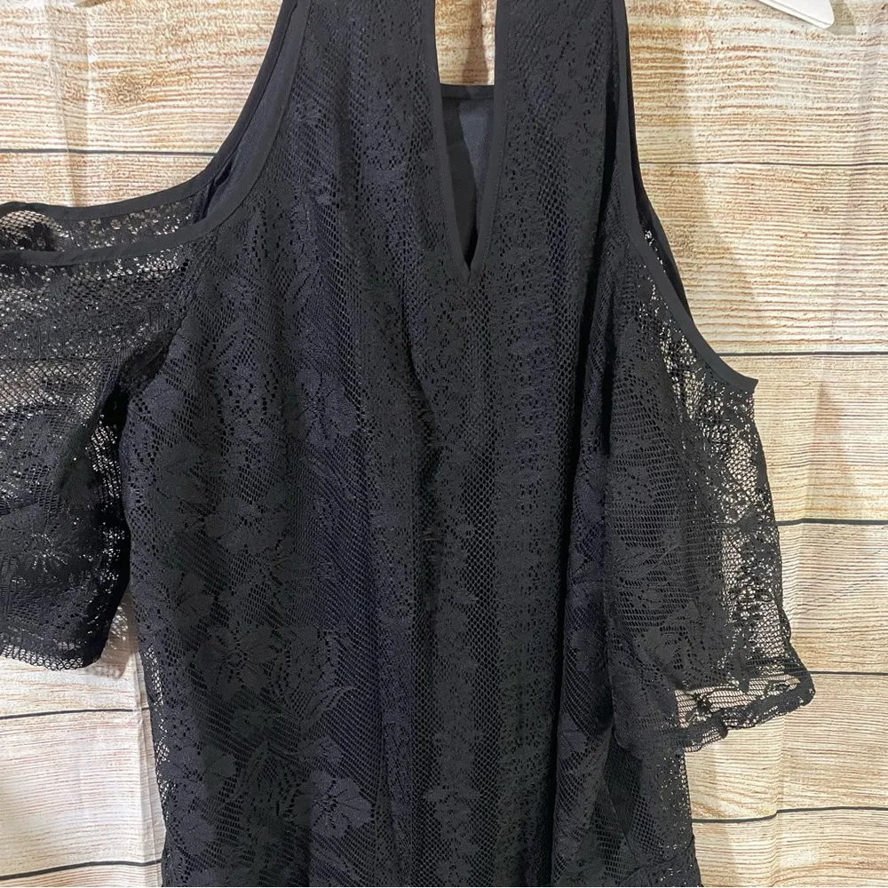 lace cold shoulder black top Size Large - Image 14