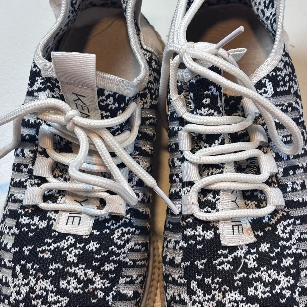 Kendall + Kylie Women's Sz 7 Ezora Knit Sneakers White/Black Speckle Shoes - Image 2