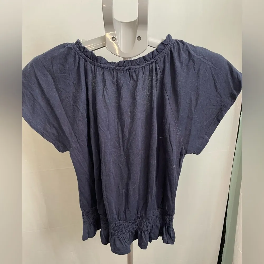 Aero Navy Blue Floral Embroidered Women's Top‎ size small seriously soft - Image 5