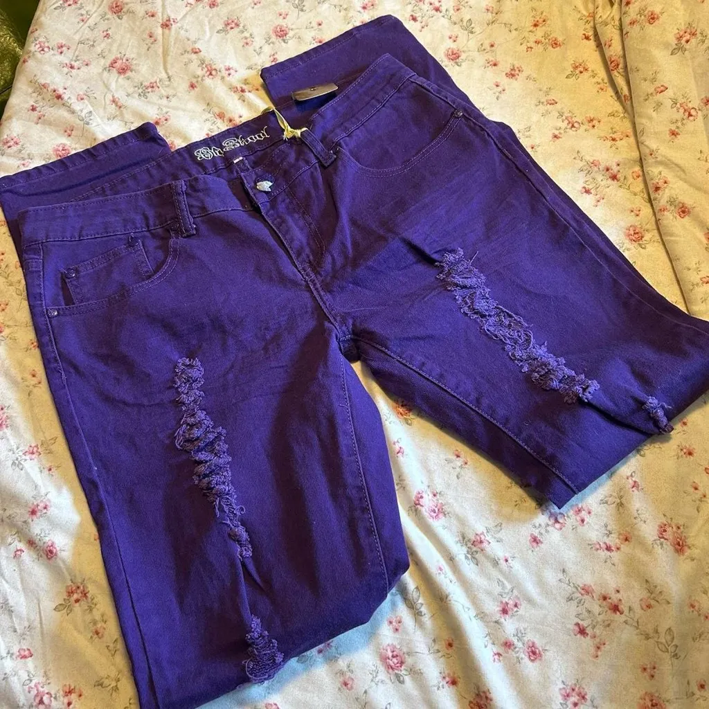 NWT Old Skool Juniors Distressed Jeans Sz 15 Purple - Image 4