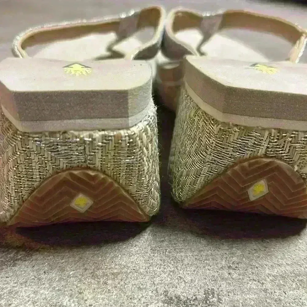 VOLATILE Women's Lantern Wedge Sandal size 10 - Image 7