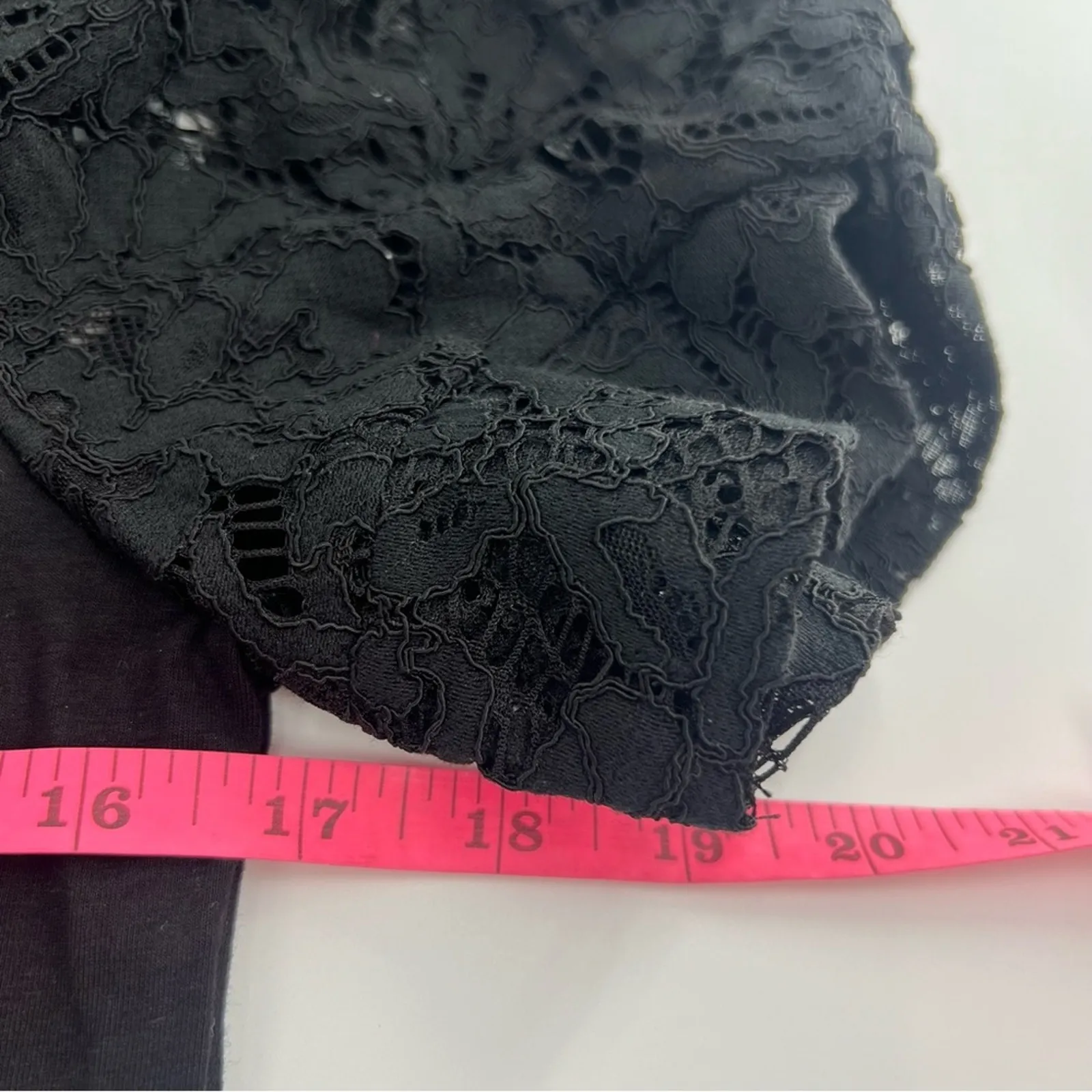 Tuckernuck pomander place black vesty lace puff sleeve top sz S - Image 5