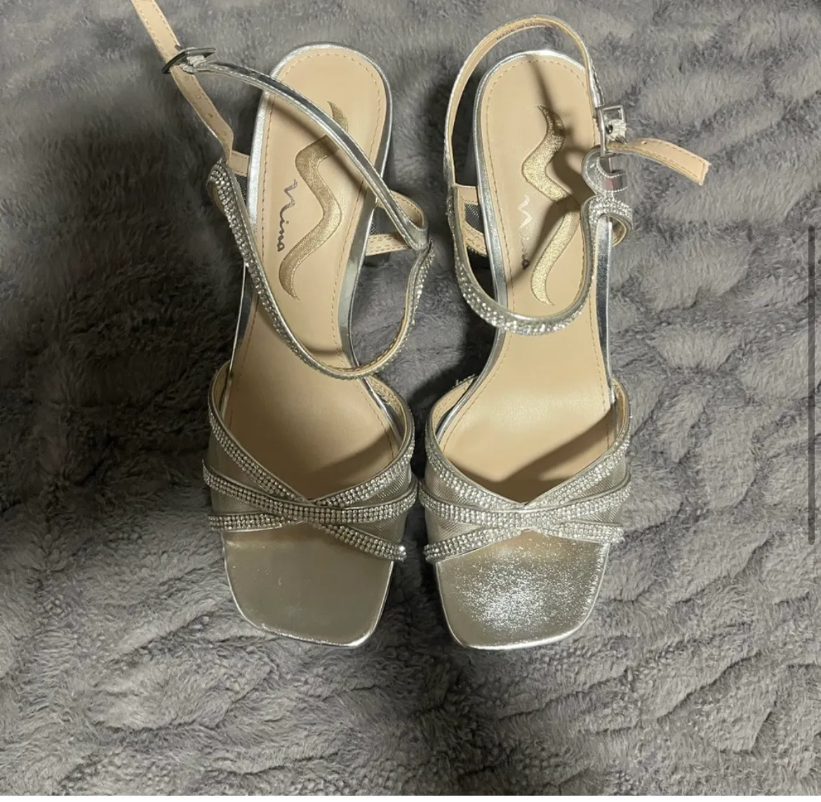 Silver Heels - Image 2