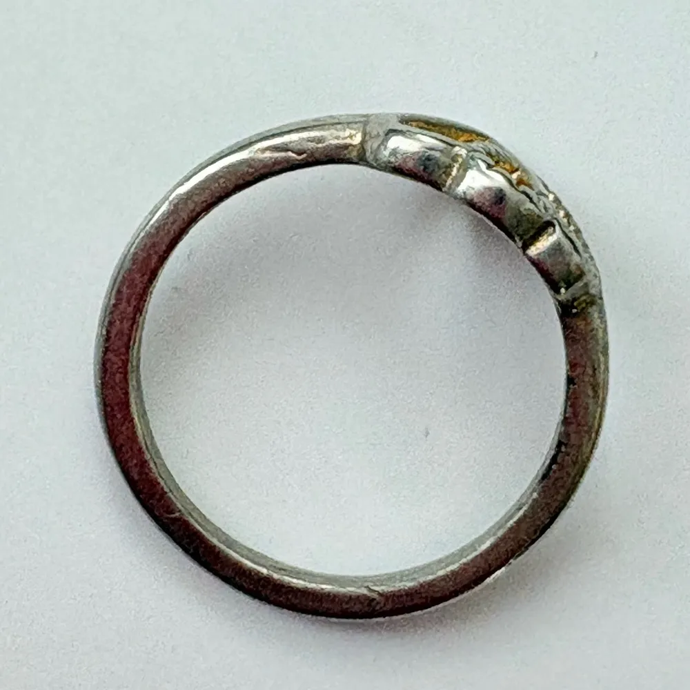 Vintage Dainty Double Heart Silver Tone Ring Size 6 - Image 6