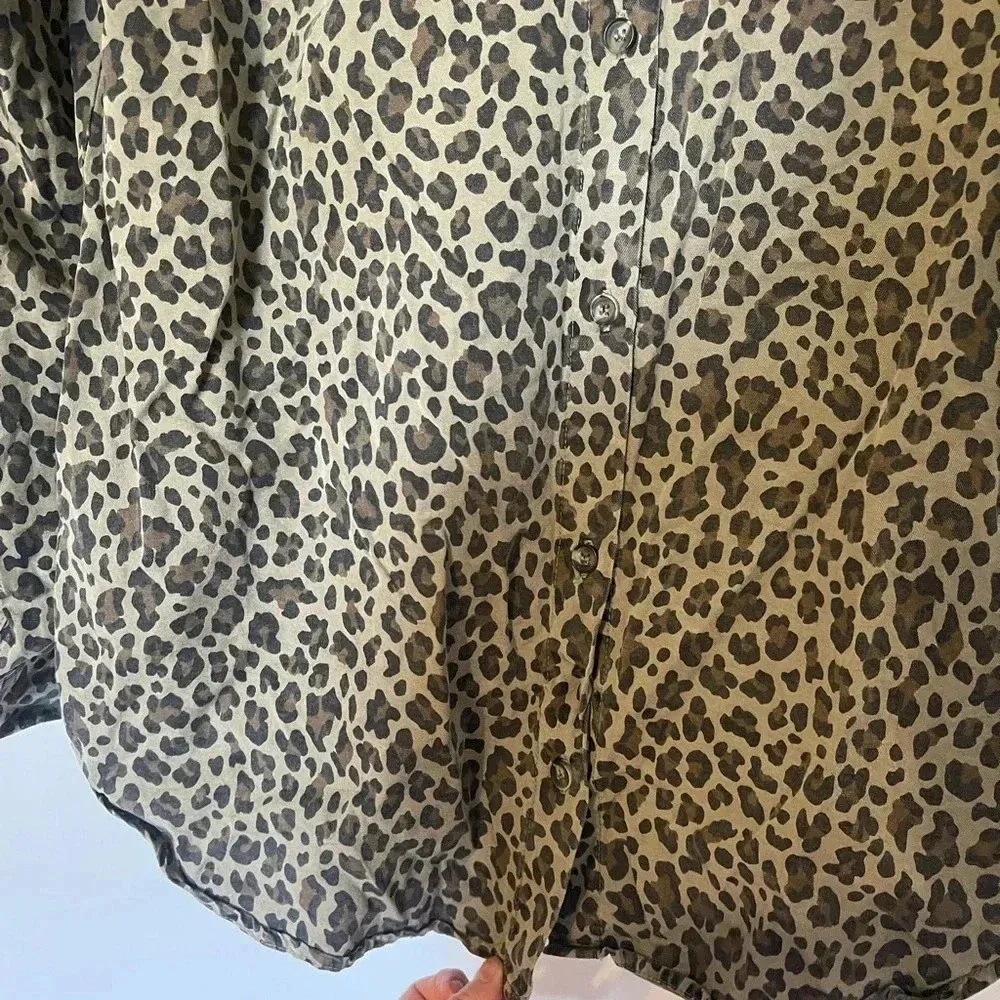 KUT from the Cloth Y2K green/black animal print button down fall top - Image 8