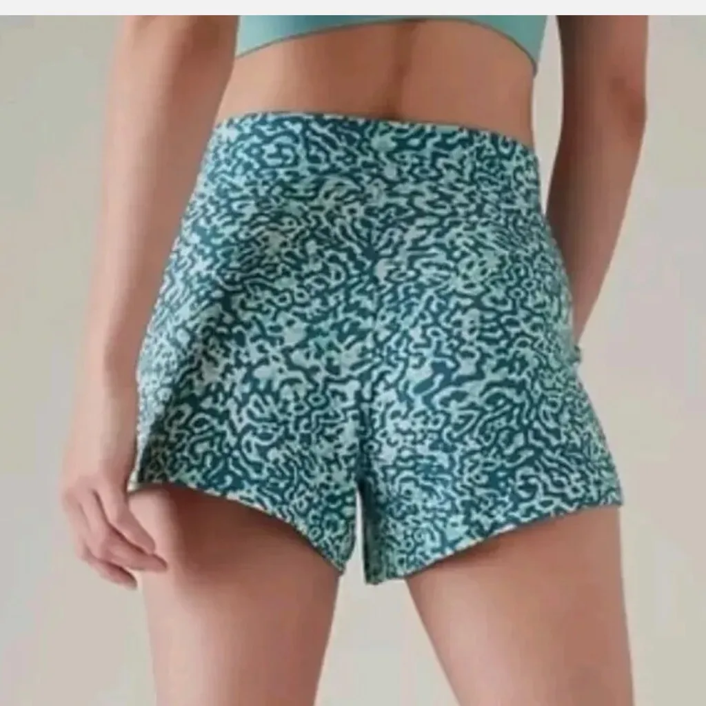 Athleta Teal and White Patterned Activewear shorts size small. - Image 2