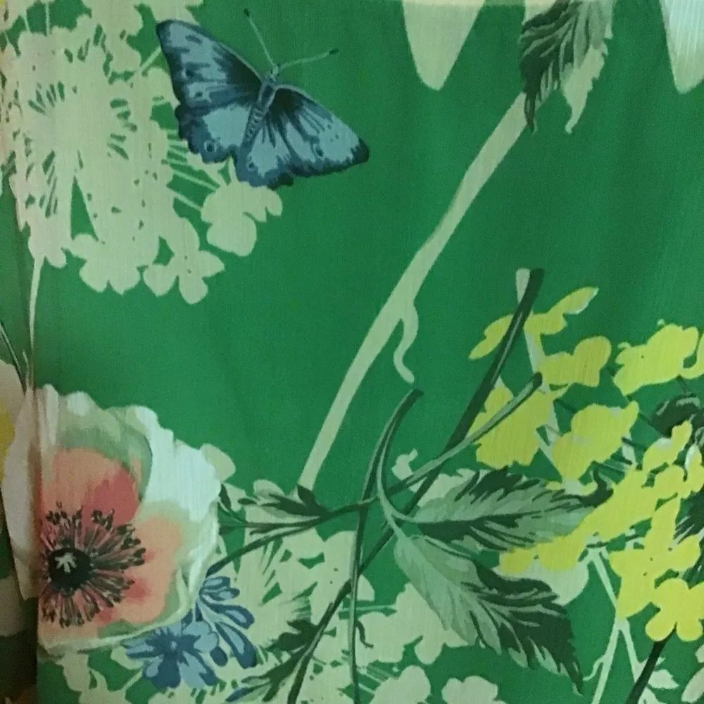 Gibson Latimer Bright floral flowy blouse - Image 6