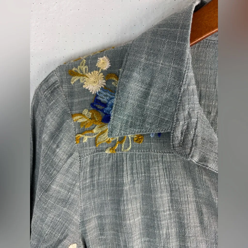 Fig and Flower S Embroidered Button Front Flax Look Blouse Top Gray - Image 6