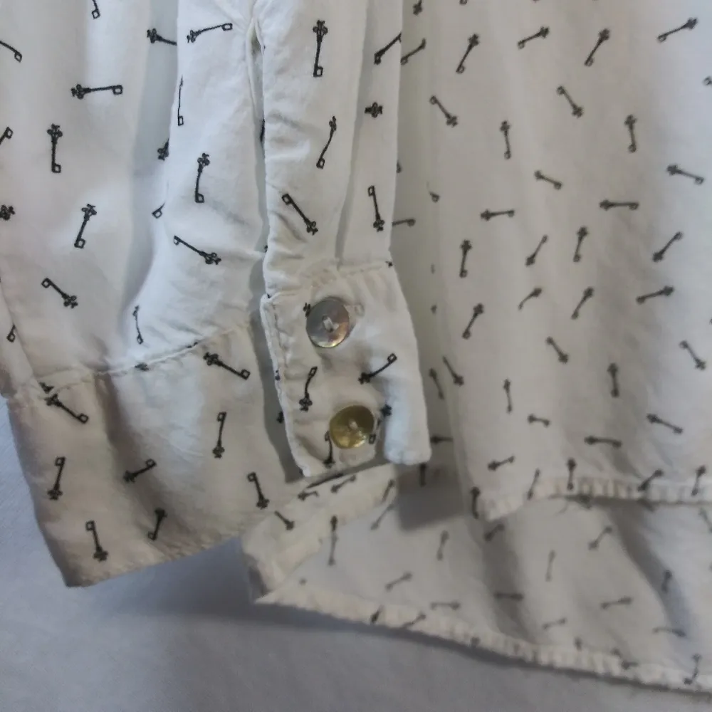 Just living  Novelty Key Print Long Sleeve Button Front Bouse Top Size S - Image 5