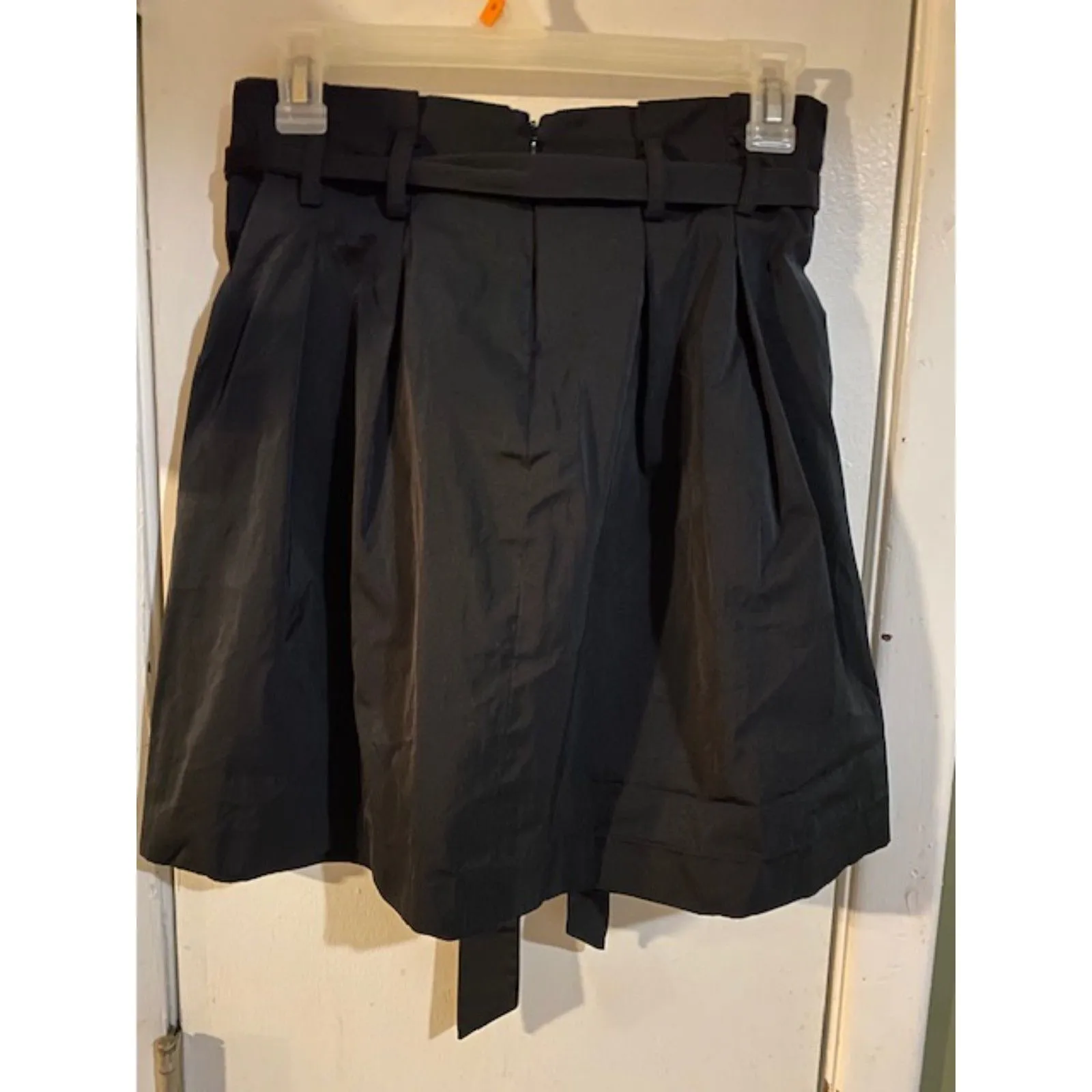Theory Skirt Size 4 - Image 2