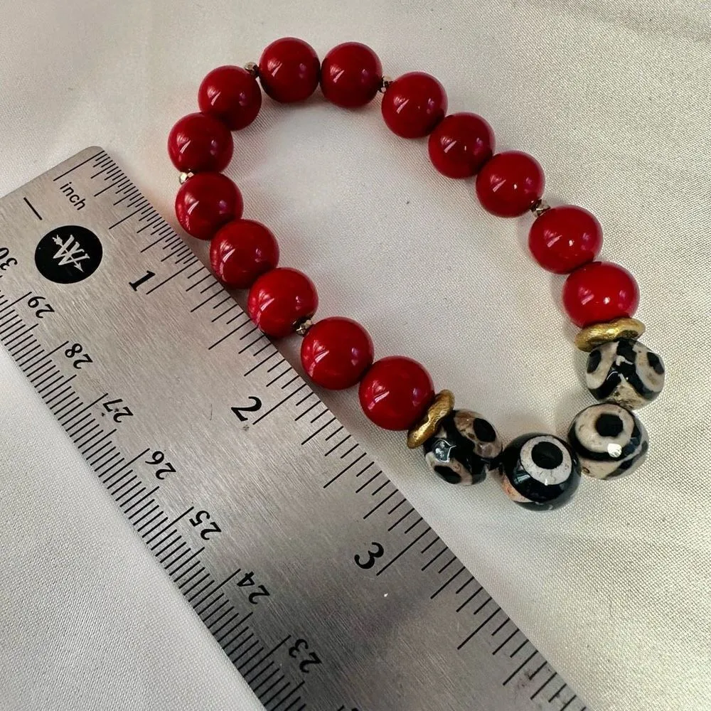 Red and black eye beaded protection stretchy bracelet - Image 5