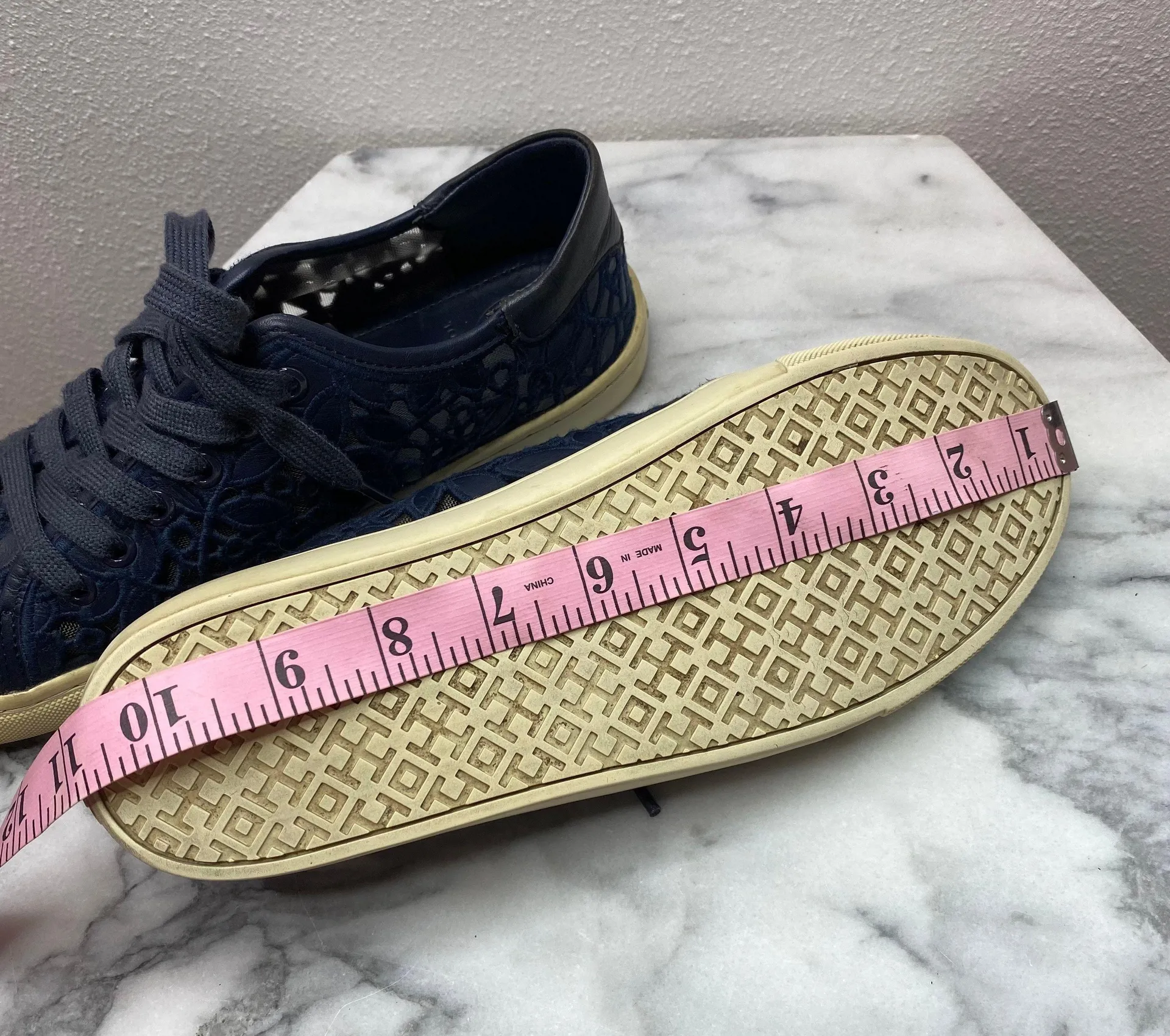 Tory Burch Navy Blue Rhea Floral Mesh Sneakers Size 8.5 - Image 10