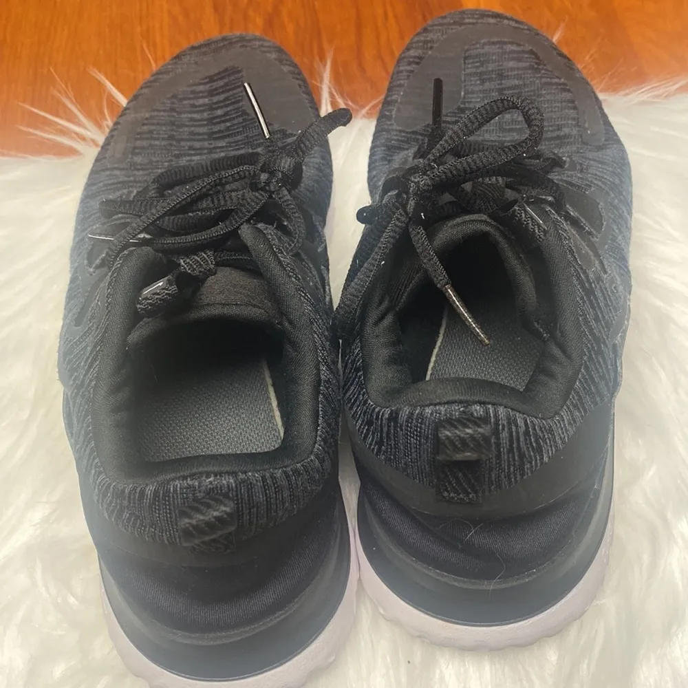 Black nike lightweight “renew”sneakers size 8.5 - Image 2