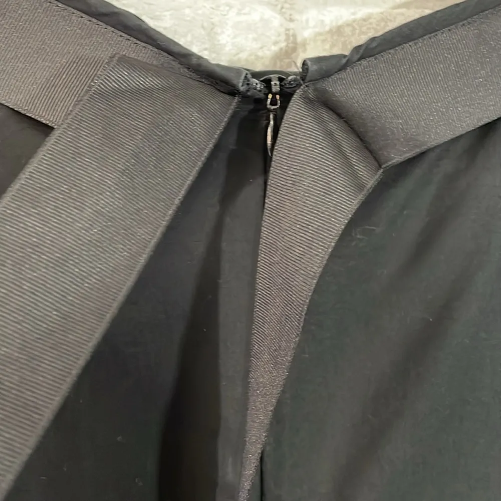 Michelle Tan Black Organza Pleated Skirt Size 4 - Image 4