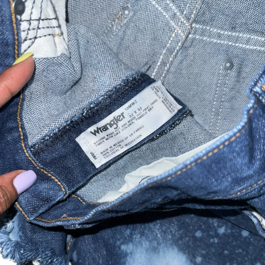 Wrangler Blue Distressed Jean Shorts - Image 3