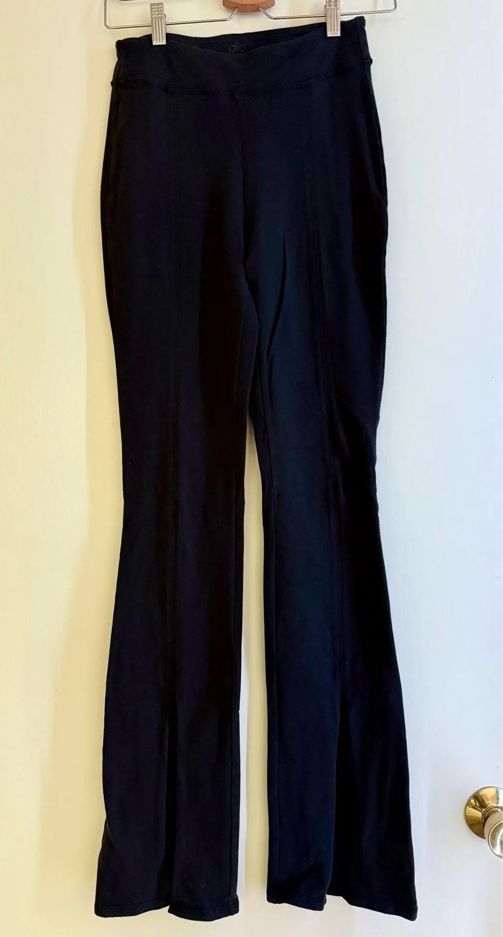 ALO YOGA Airbrush High-Waist Flutter Legging - BLACK - S - Image 2