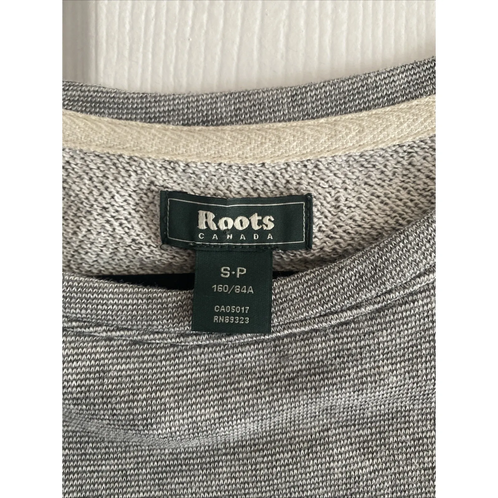 Roots Canada Women Small Gray Pullover Sweater - Image 2