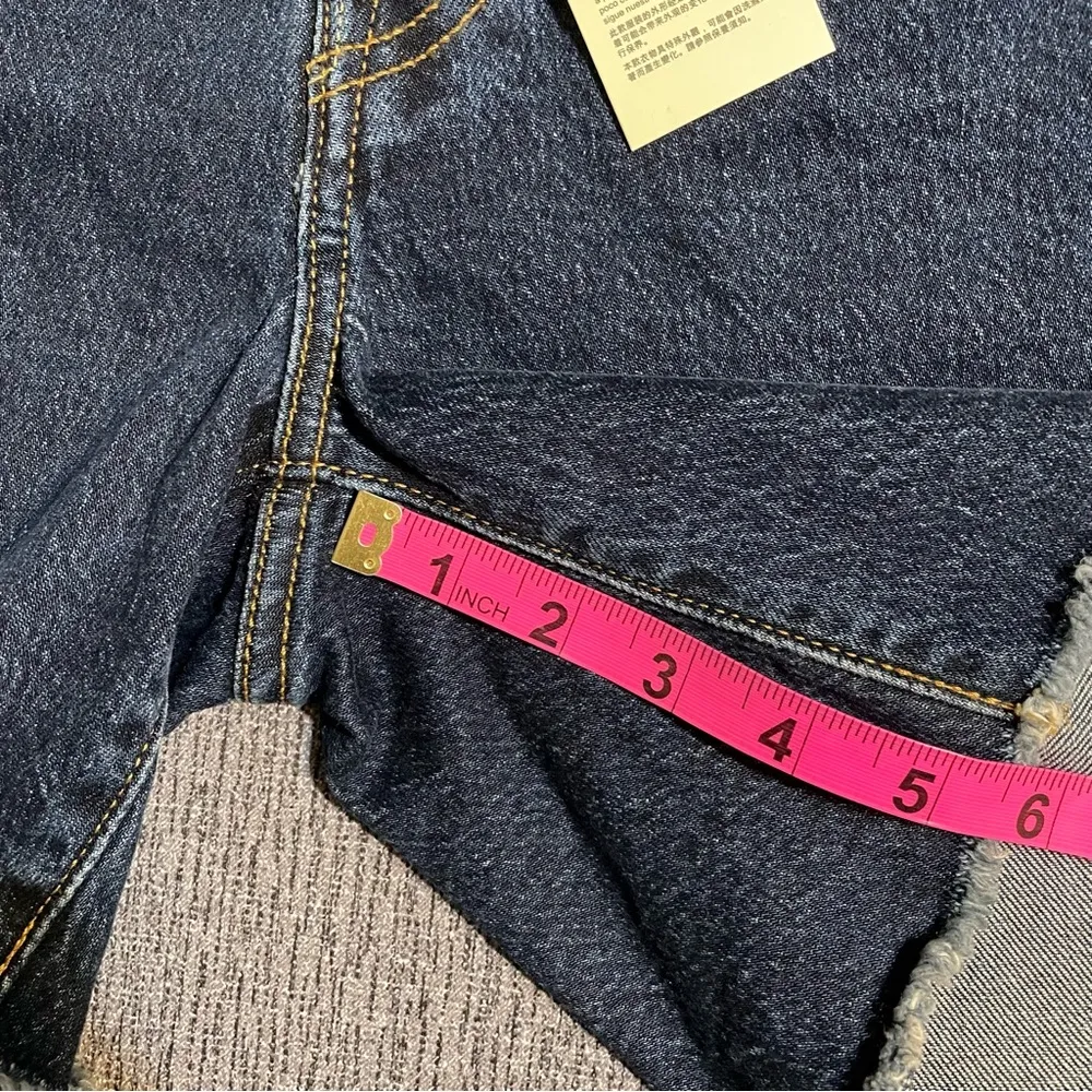 Levi’s 501 Mid Thigh Women’s Shorts - Image 16