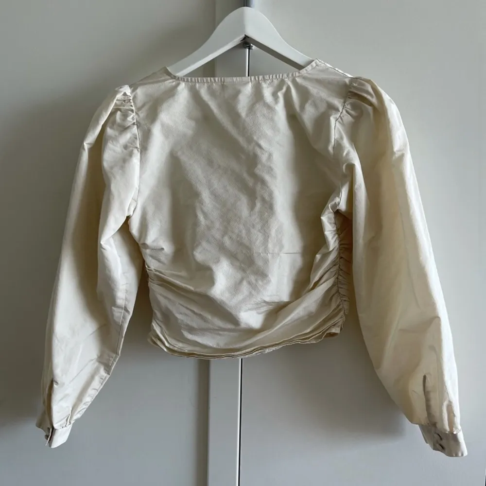 Aritzia Sunday Best Petal Blouse Size 2 - Image 5