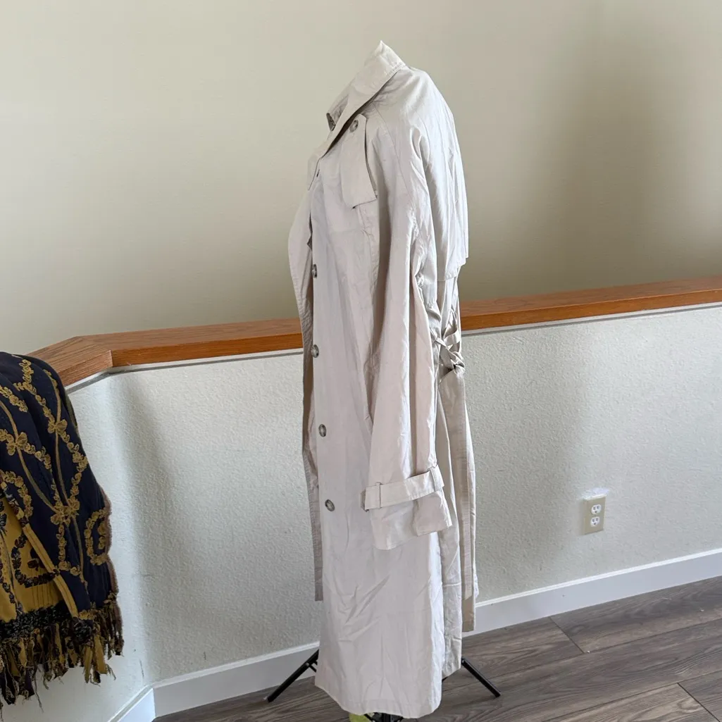 The Burton collection Light Tan Trench Coat size 40 - Image 4
