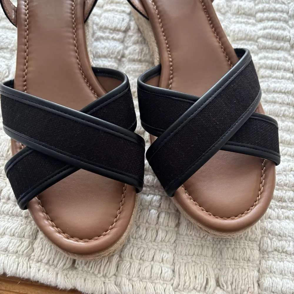 Style & Co wedges Size 10 NWOT - Image 3