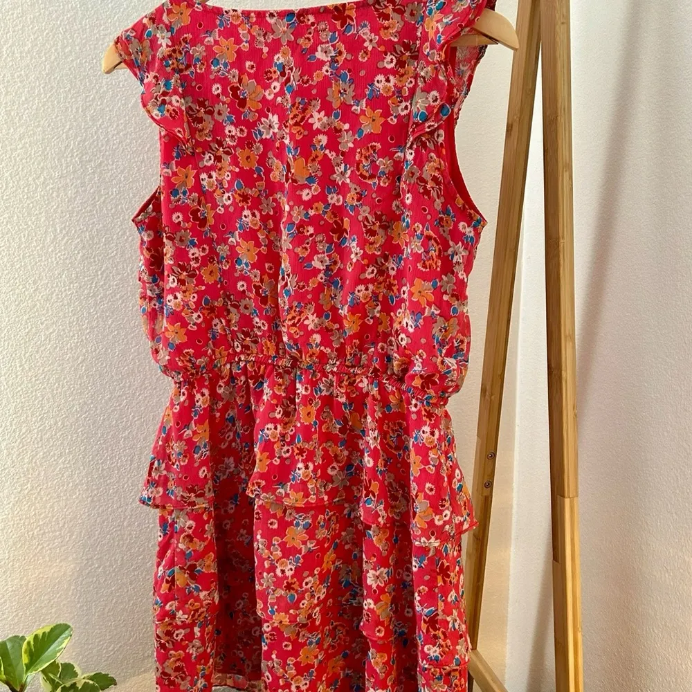 Xhiliration brand light weight floral dress - Image 4