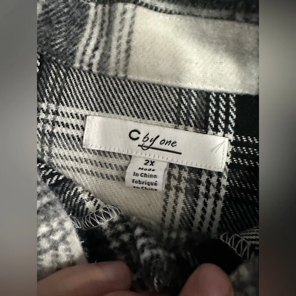 Boutique flannel jacket size 2X White - Image 2