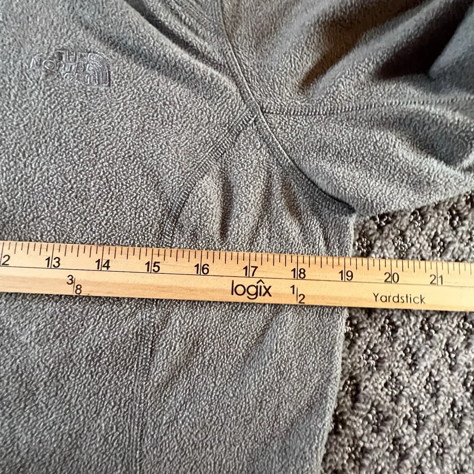 The North Face Women's TKA 100 Glacier Fleece Gray ¼ Zip Pullover‎ M Lightweight - Image 9