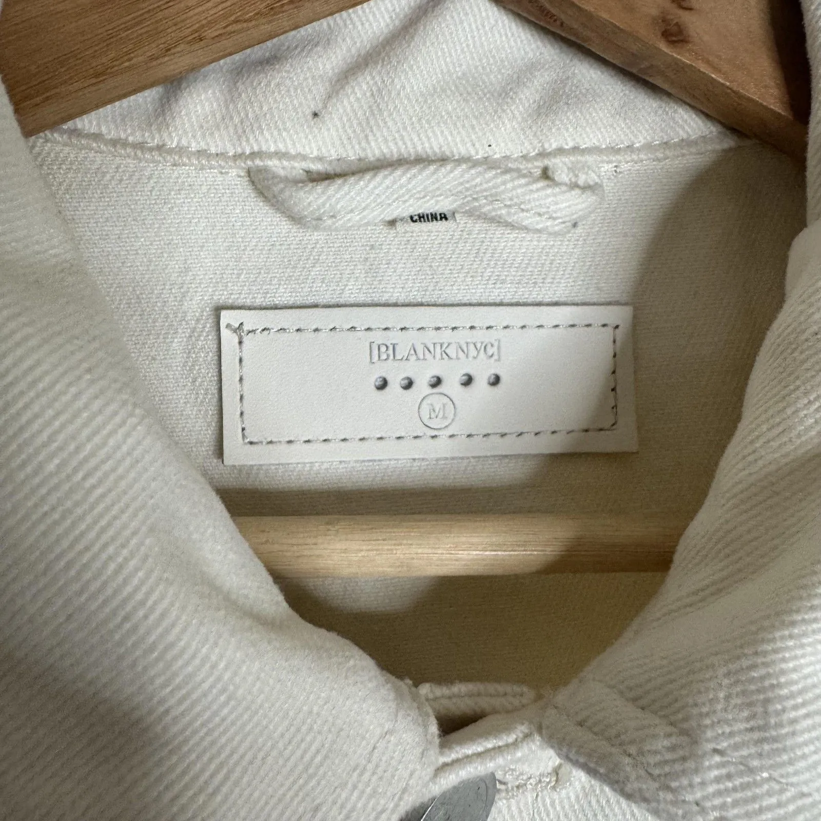 BLANKNYC Romper Womens Medium Off White Denim Short Sleeve Button Front Pockets - Image 4