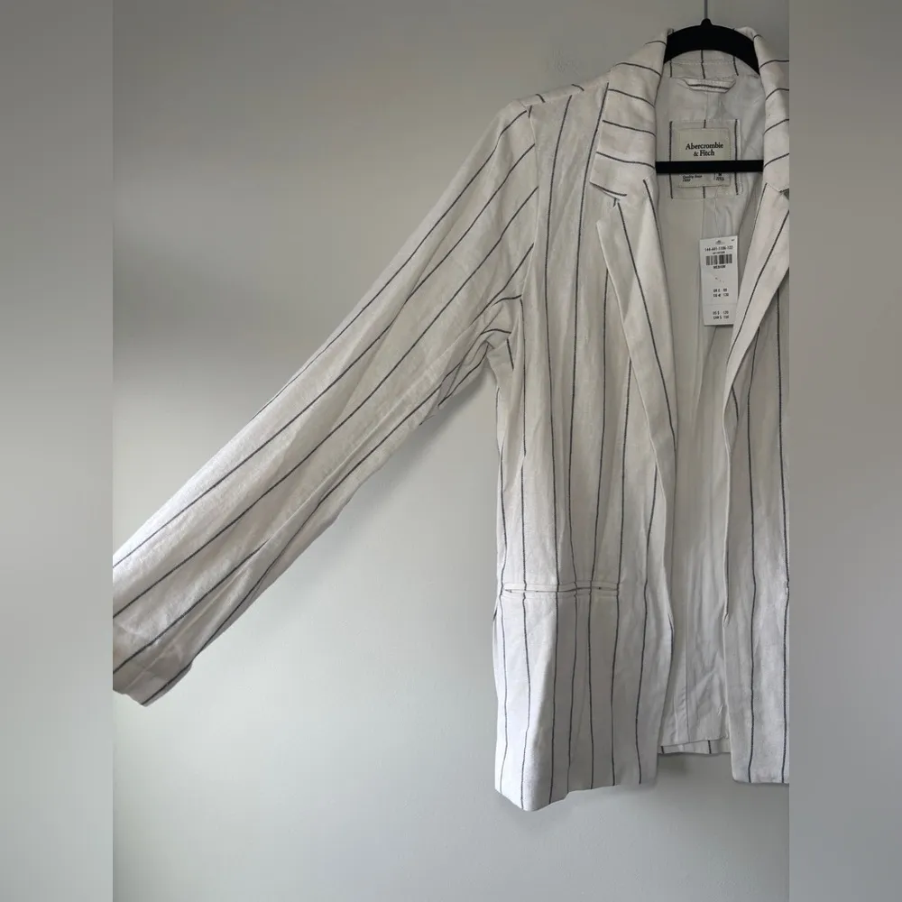 NEW Abercrombie & Fitch White Navy Pin Stripe Linen‎ Blend Blazer Size Medium - Image 5
