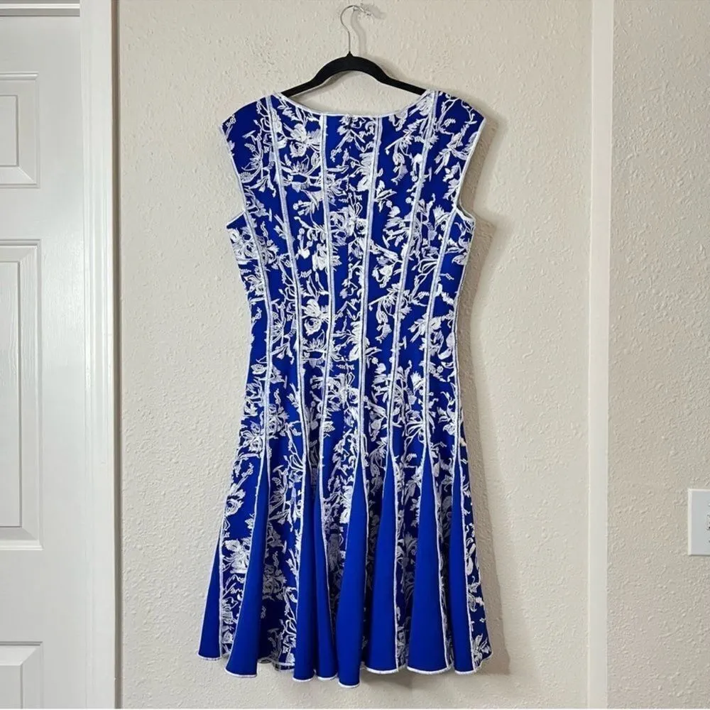 Tadashi Shoji Embroidered Neoprene Mini Dress Size Large - Image 5