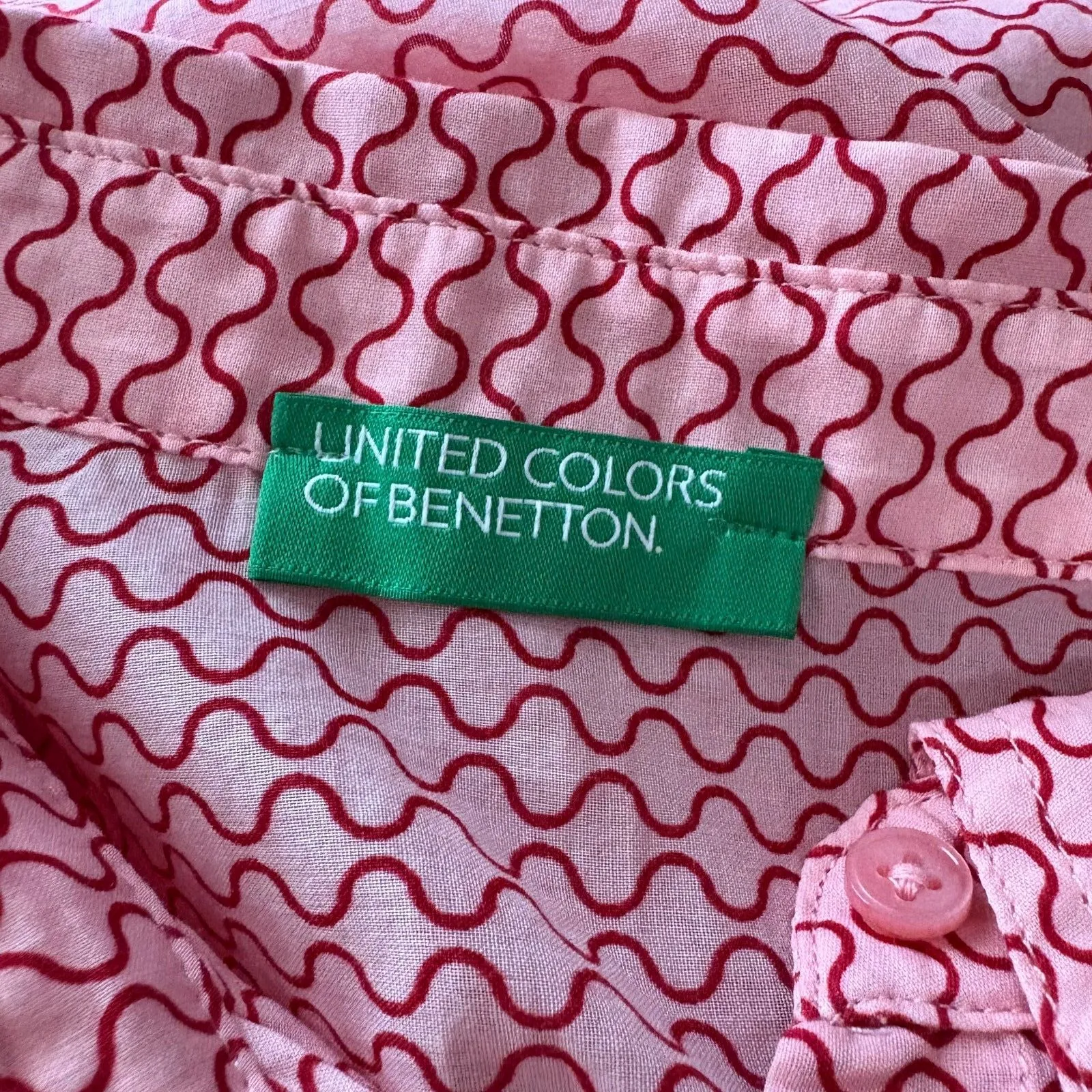United Colors of Benetton Pink Red Wave Print Button Up Blouse Cotton Size Small - Image 4