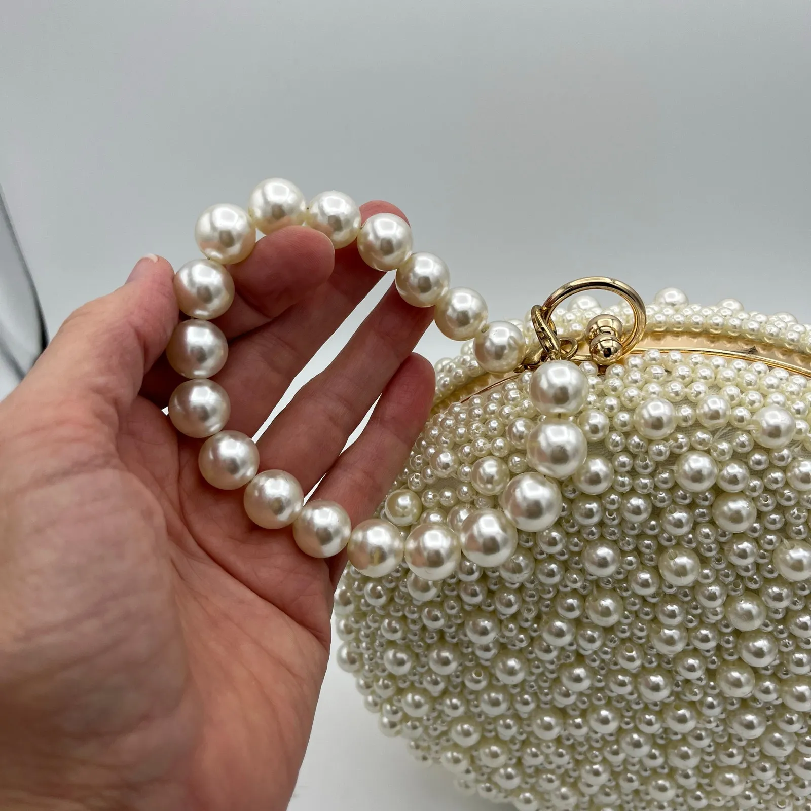 Antonio Melani Women's Round Pearl Formal Bag/Purse Hardcase Ivory. NEW - Image 6