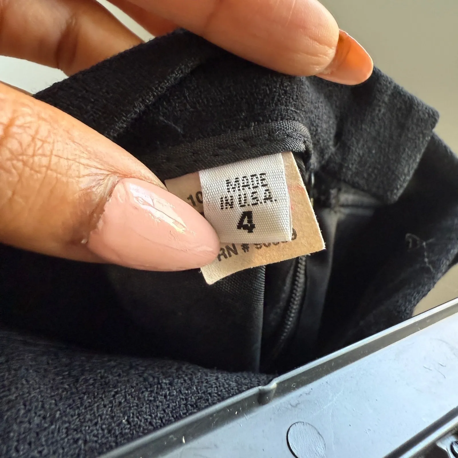 VTG Black Wool Pencil Skirt sz 4 Made in USA Business Casual Office - Image 4