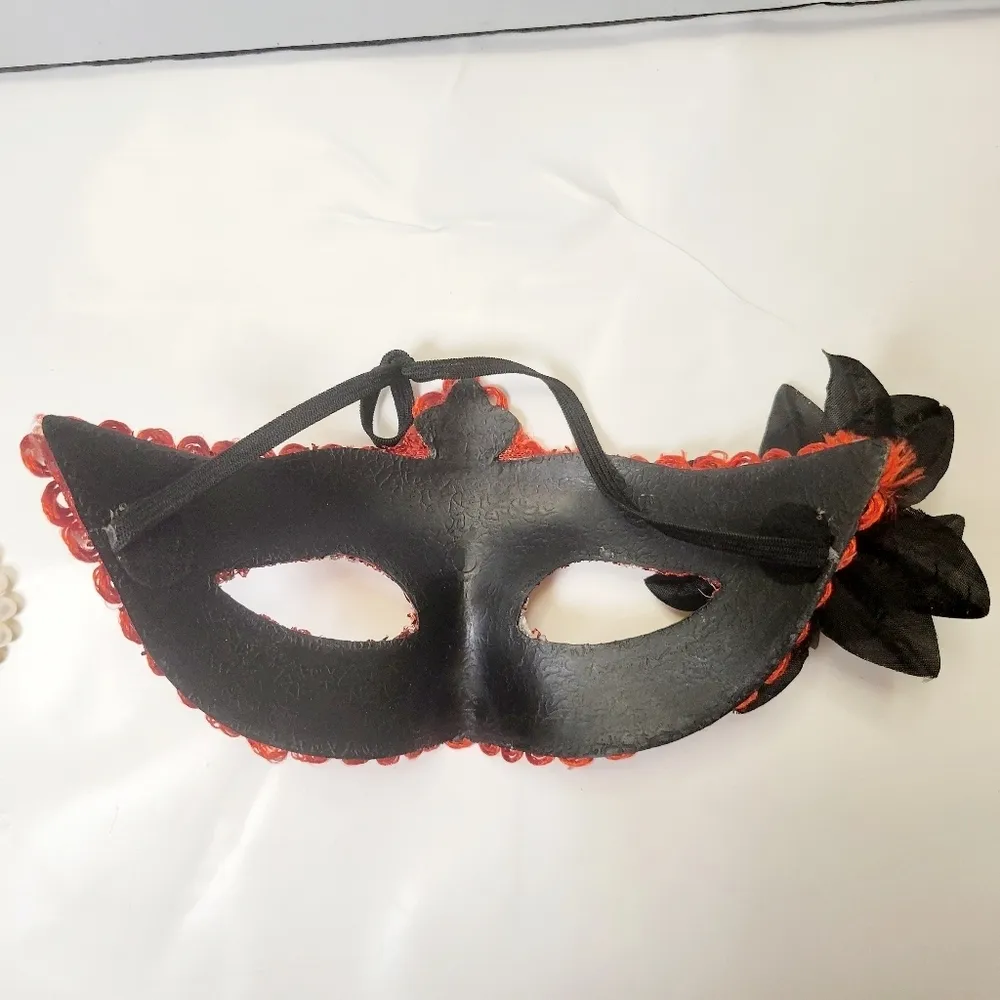 Women's masquerade mask Red - Image 5
