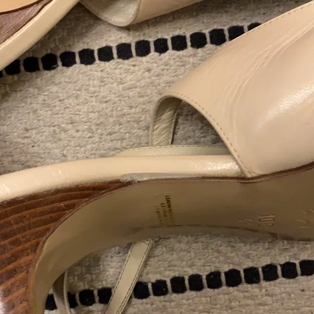 BCBGMAXAZRIA BCBG Sling back white pumps - Image 10