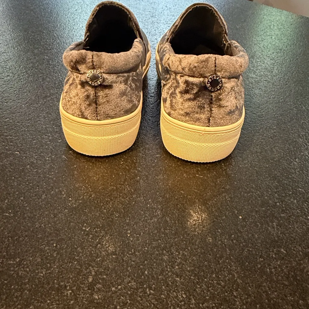 Steve Madden Shoes Women’s 8.5! Gema Crushed Velvet Slip On Sneakers Gray! - Image 11